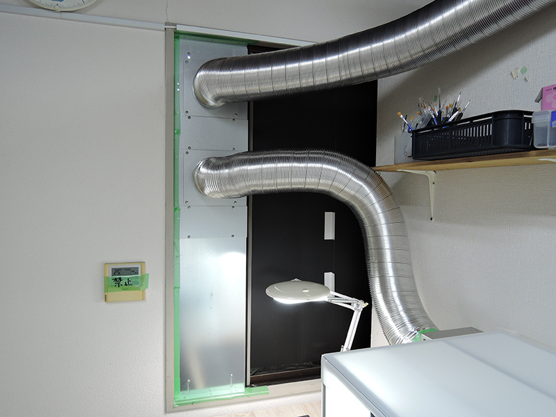 互換ブースW600設置配管の様子